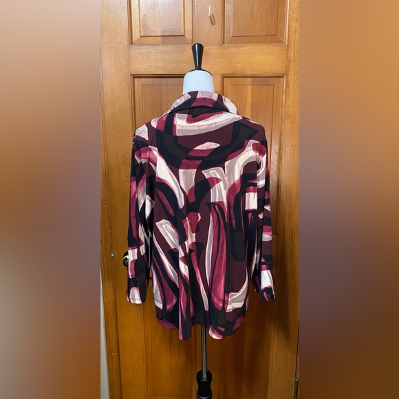 NWT Thomas & Olivia Abstract Print Top - Picture 4 of 8